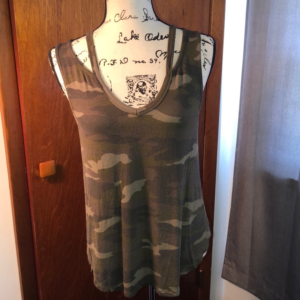 CAMO TANK